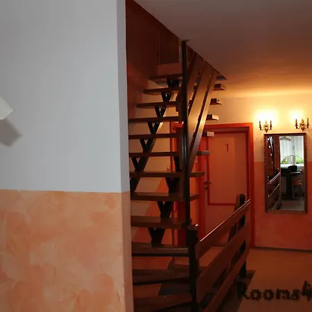 Rooms4young Πανσιόν *