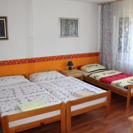 Guest house Rooms4young *