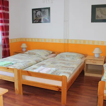 Rooms4young