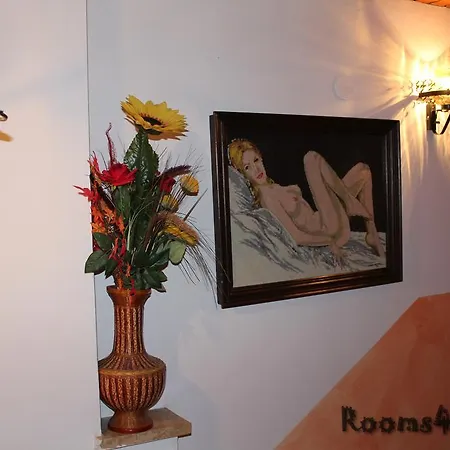 Rooms4young Guest house *
